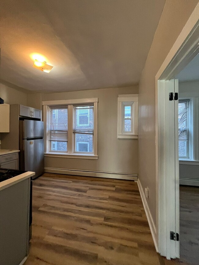 Building Photo - 5 Morton Pl