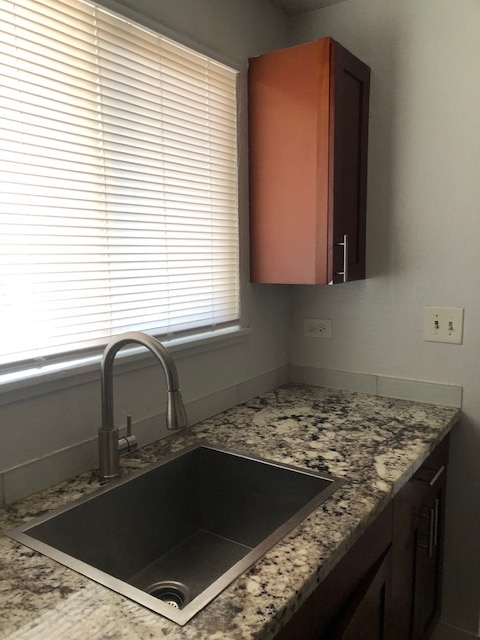 Building Photo - 1928 E 56th St