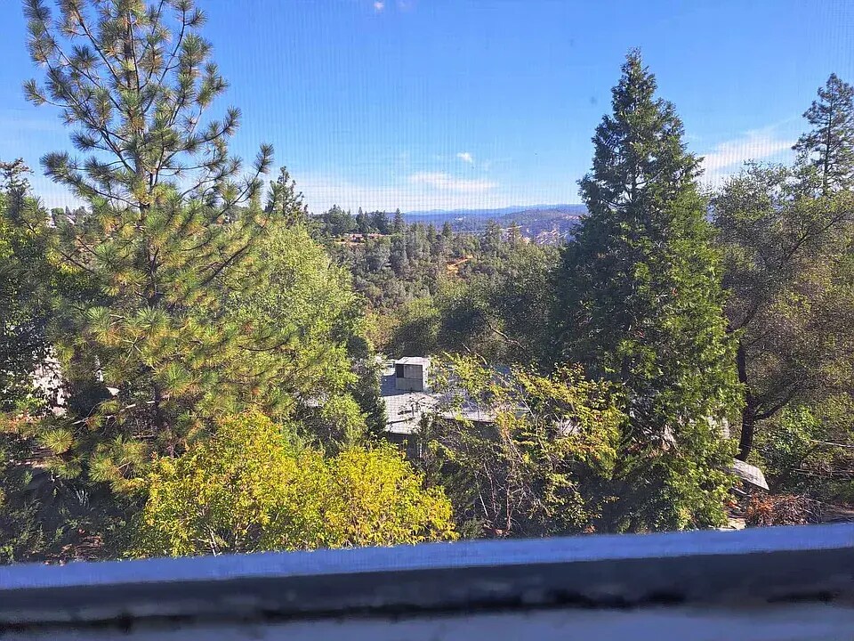 Building Photo - 190 Lubeck Rd