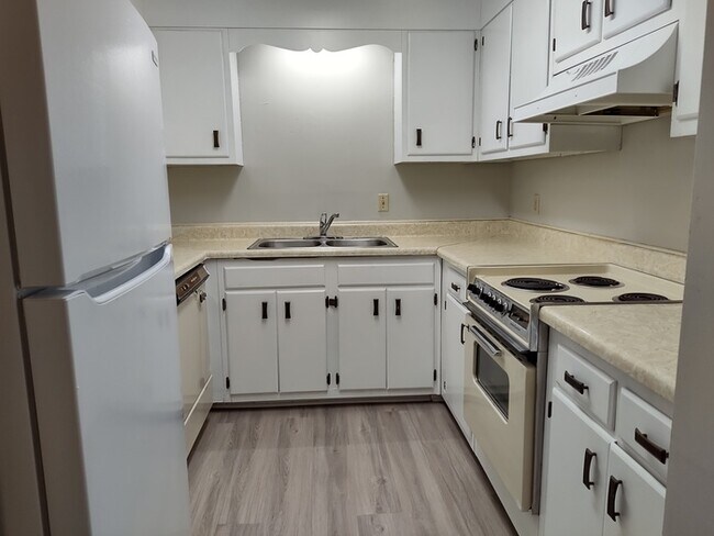 Building Photo - 108 Briarcliff Dr