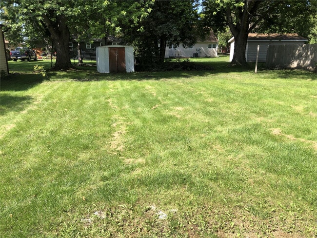 Building Photo - 1319 Hillcrest Ct