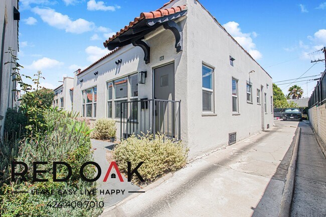 Foto del edificio - 328 N Kingsley Dr