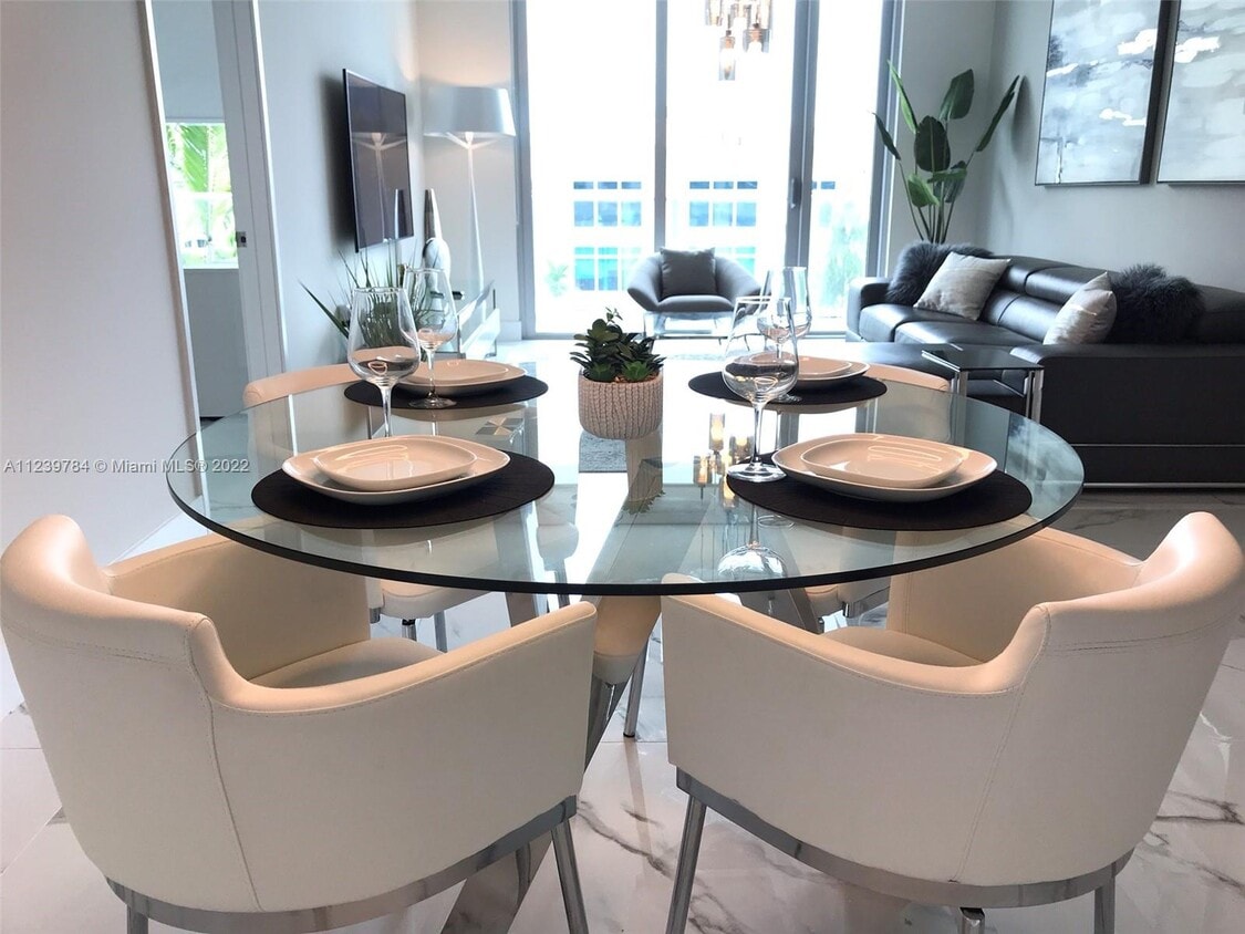 Primary Photo - 330 Sunny Isles Blvd