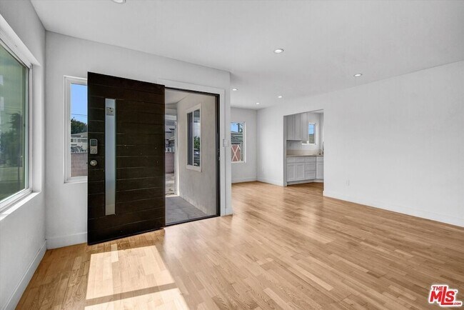 Foto del edificio - 21431 Moneta Ave