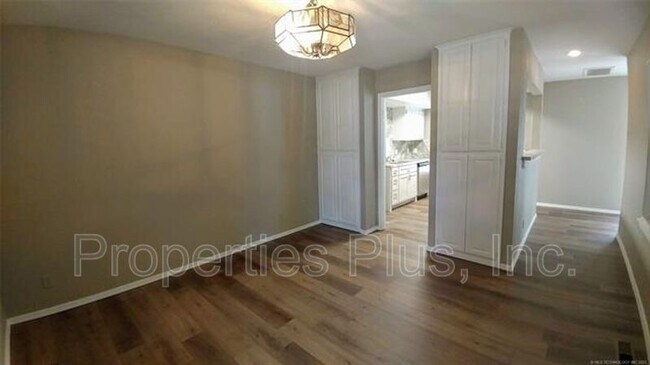 Foto del edificio - 6518 E 90th St