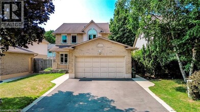 Building Photo - 195 Duncairn Crescent