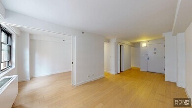 Building Photo - 222 E 39th St