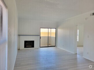 Building Photo - 2530 E 7th St