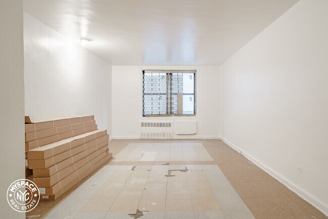Foto del edificio - 270 Clarkson Ave