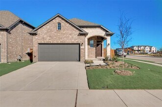 Building Photo - 1127 Mesa St