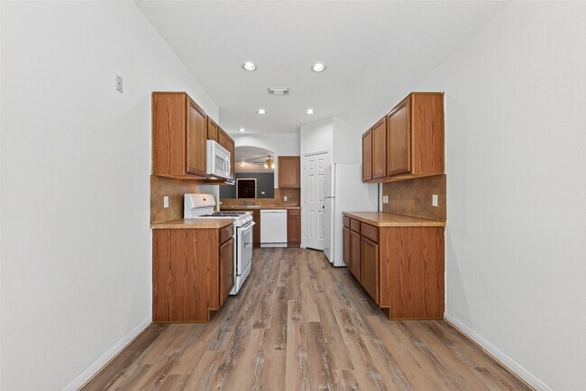 Building Photo - 7218 Fox Hall Ln