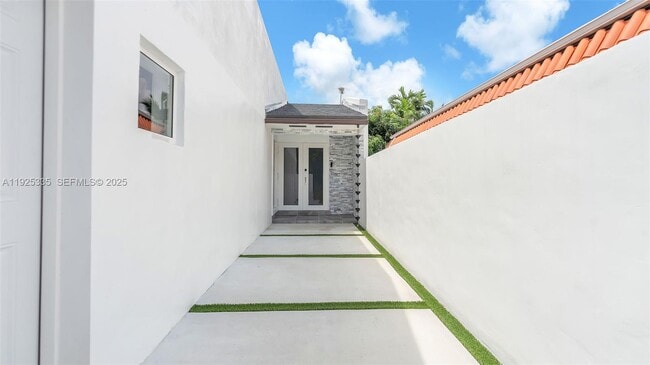 Building Photo - 11421 SW 84th St