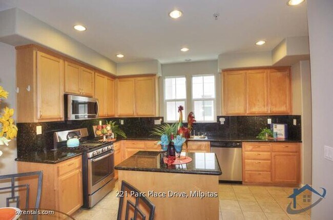 Foto del edificio - 221 Parc Pl Dr