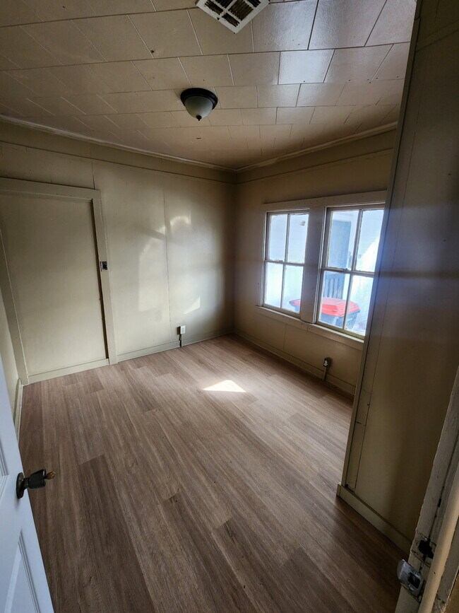 Foto del edificio - 1002 La Pl Ave