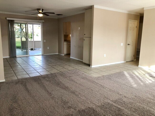 Foto del edificio - AVAILABLE NOW! MUST SEE! 2 Bedroom 2 Bath ...