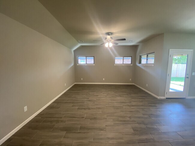 Foto del edificio - 745 E 139th Pl N