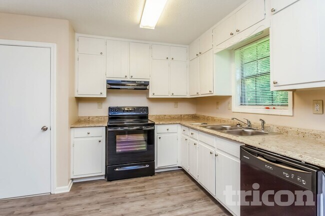 Foto del edificio - 5237 Westhill Dr NW