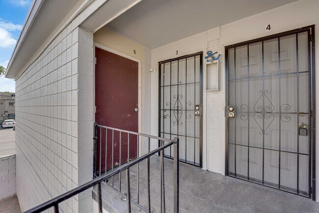 Foto del edificio - 2908 E Poplar Ave