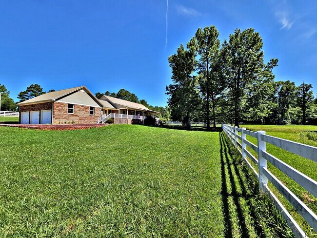 Building Photo - HOUSE FOR RENT - 4BR - Harvest