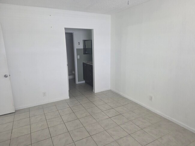 Foto del edificio - 959 SE 2nd Ave