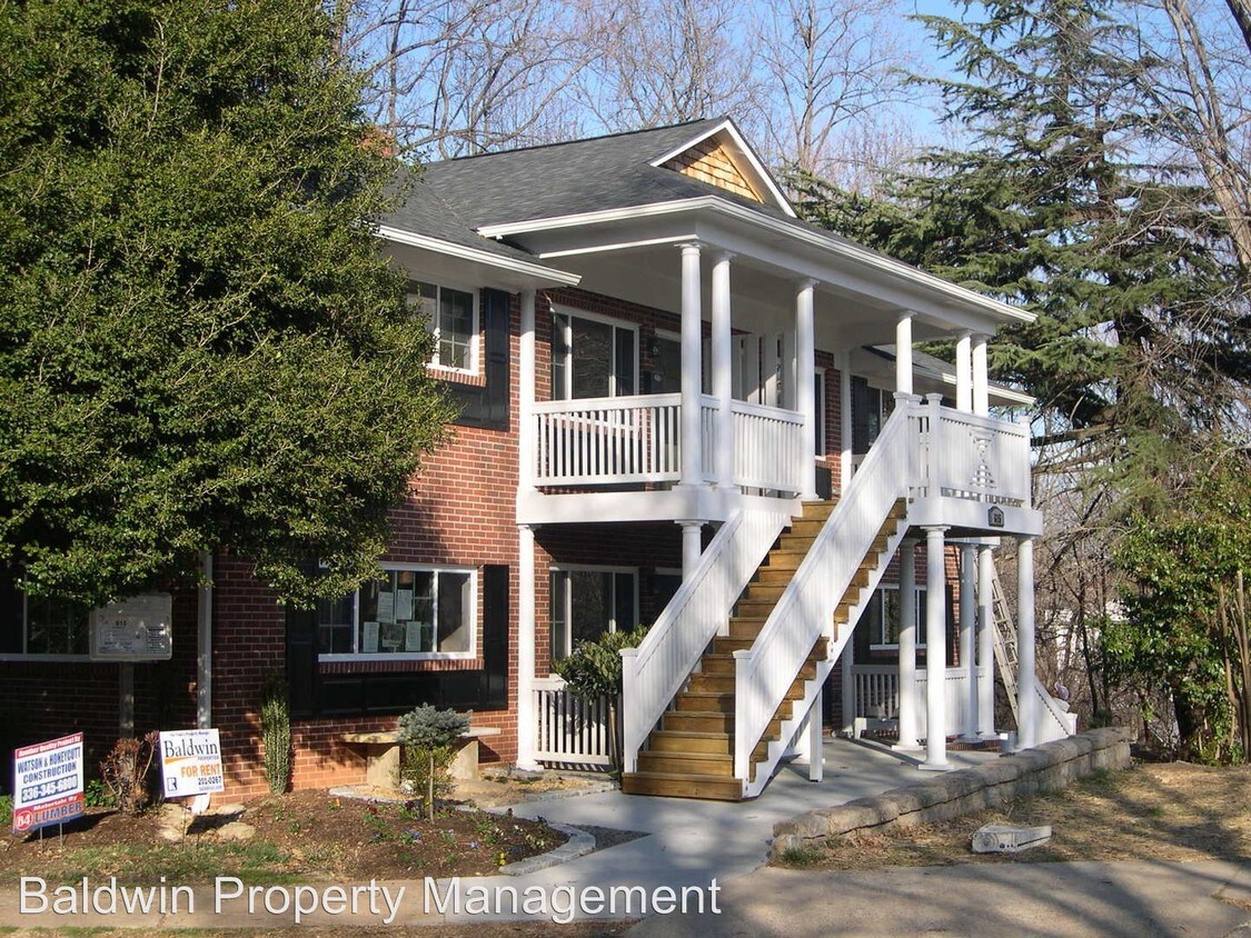 Primary Photo - 615 N Spring St