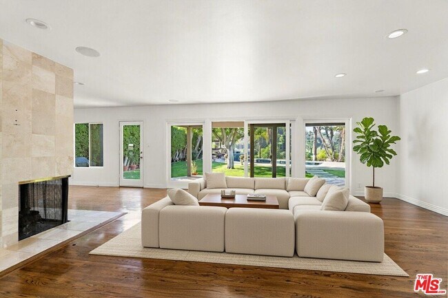 Foto del edificio - 3761 Sheridge Dr