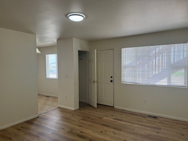 Foto del edificio - 304 Snyder Ave