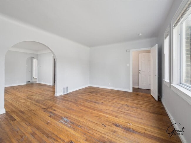 Building Photo - 4190/4192 Bedford - FDR