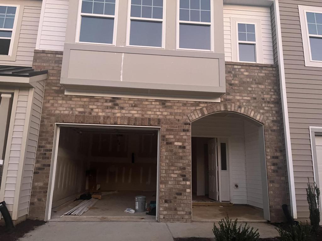 Foto principal - 72 Hyacinth Ln