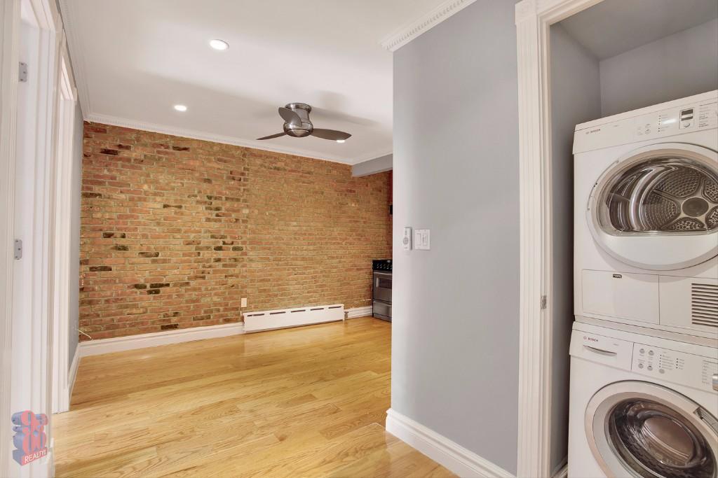 Foto principal - 424 E 9th St