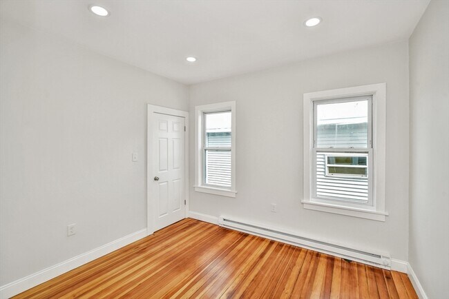 Building Photo - 53 Woodford St