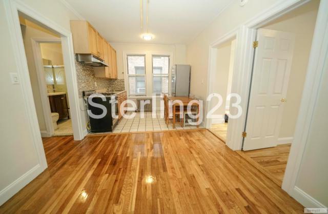 Foto principal - 2 bedroom in ASTORIA NY 11106