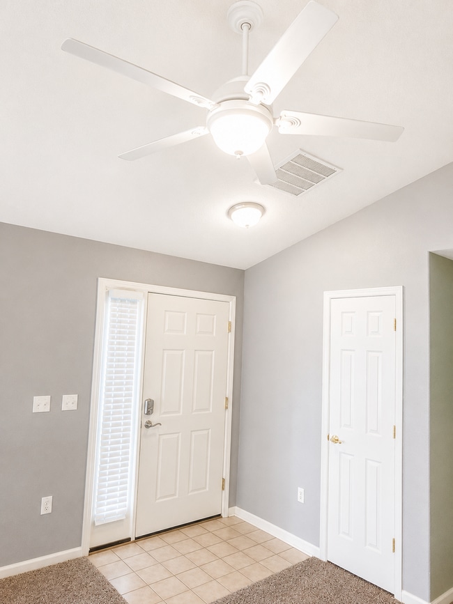 Photo - Inviting 2 Bedroom 2 Bath Top Floor Condo - Available August 10!