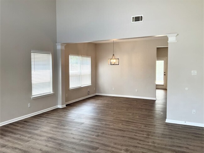 Building Photo - 409 Galesburg Dr