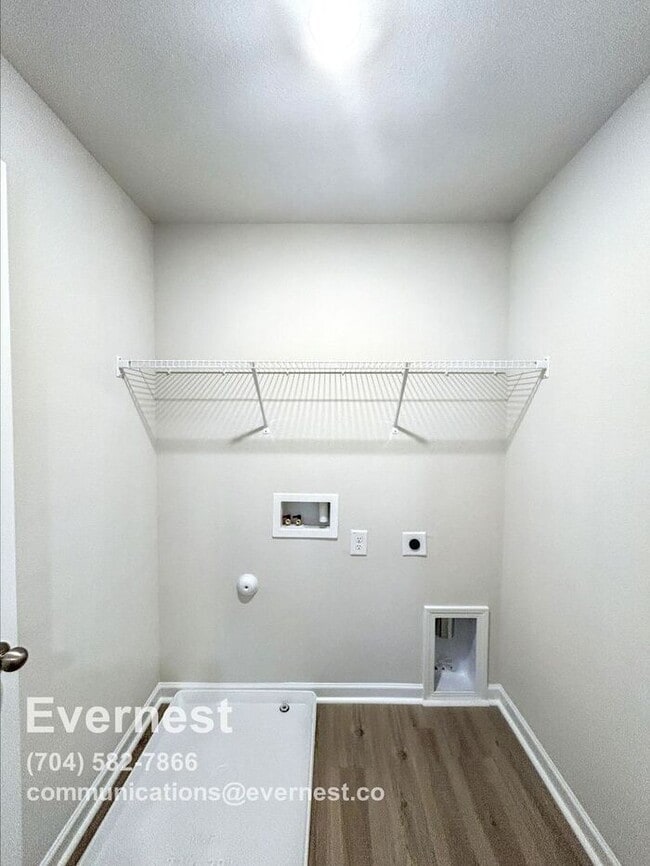 Building Photo - 2160 Willow Gln Dr