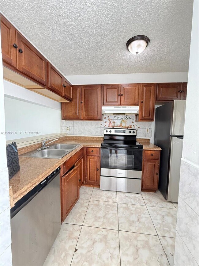 Foto del edificio - 4295 NW 114th Terrace