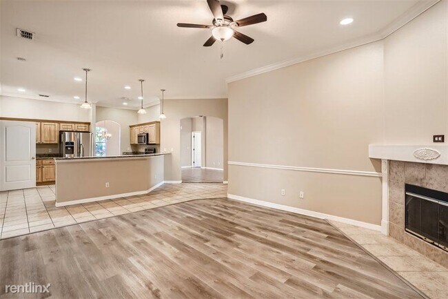 Foto del edificio - 4 br, 2 bath House - 611 Robinson Oaks Lan...