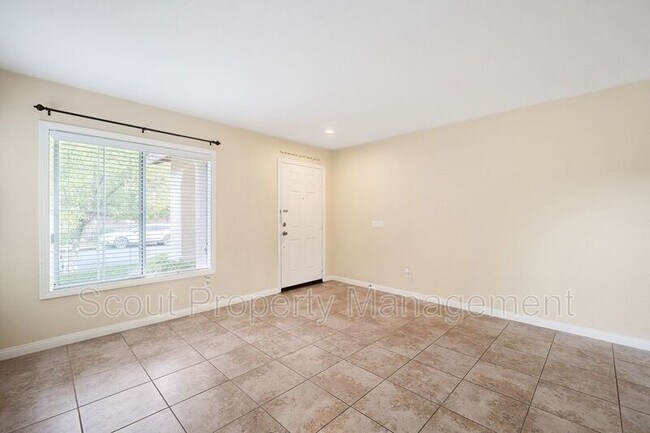 Building Photo - 40693 Cartier St