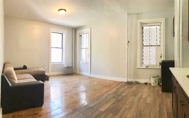 Foto del edificio - 1364 Sterling Pl