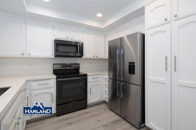 Building Photo - 2106 Lark Glen
