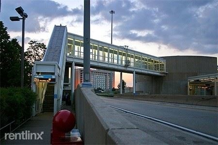Foto del edificio - 5441 N East River Rd