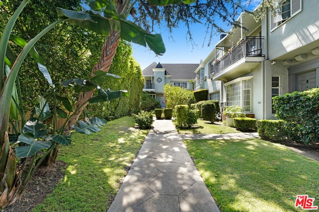 Building Photo - 1443 Hayworth Ave