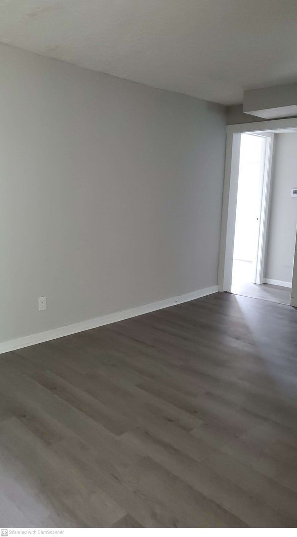 Building Photo - 2 bed 1 bath close to everything in Ketter...