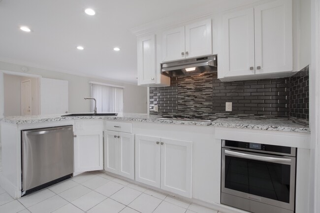 Building Photo - 2902 Wuthering Heights Dr