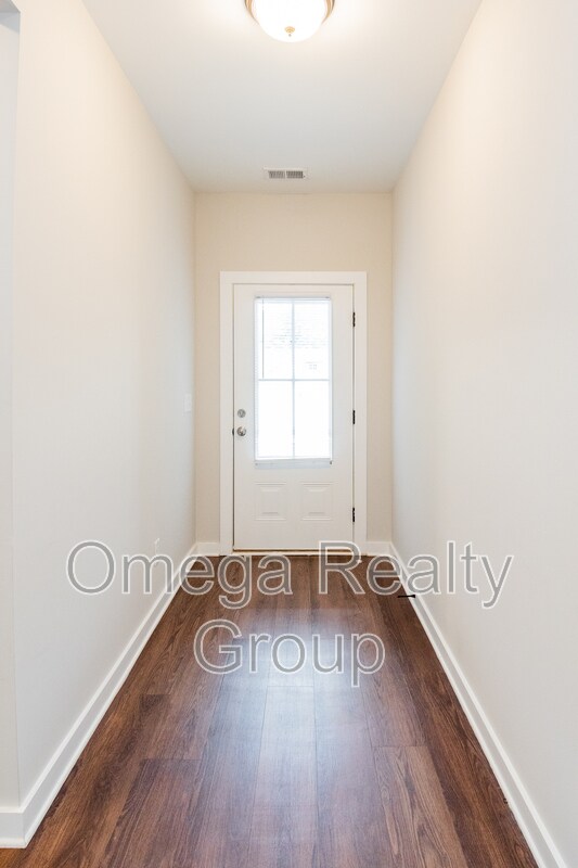 Building Photo - 8001 Shadesbrook Dr