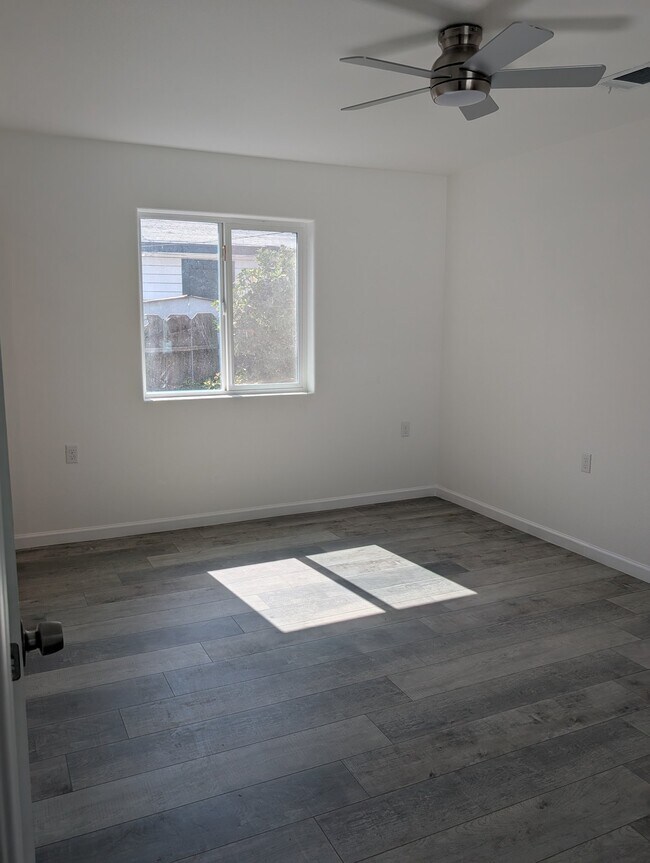 Foto del edificio - 627 N Rinaldi St