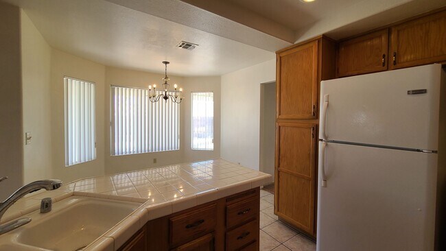 Foto del edificio - 2 Story home with 4 Bedrooms