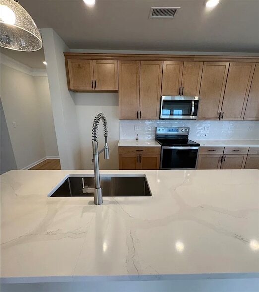 Foto principal - 4 Stratton Dr