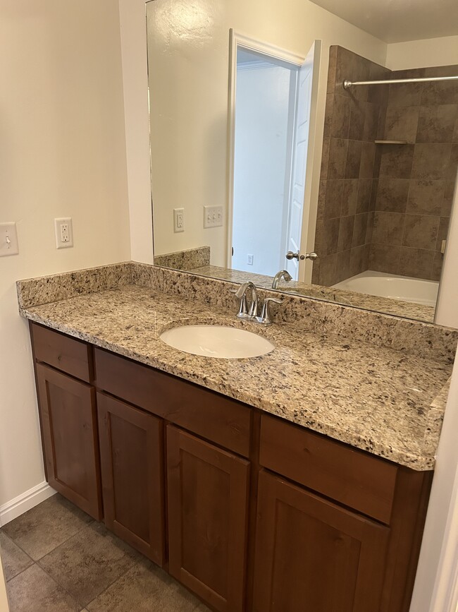 Master Bath - 1545 420 W