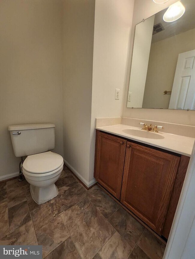 Building Photo - 7801 Brookview Ct